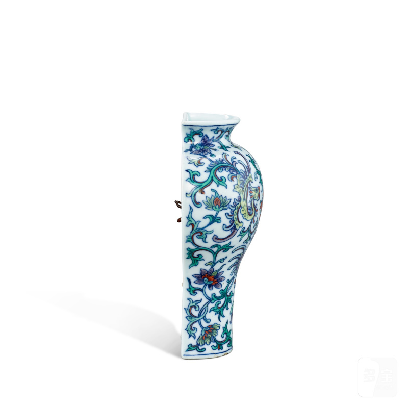 A famille-verte 'phoenix' wall vase, Qing dynasty, 18th - 19th century | 清十八至十九世紀 五彩穿花鳳紋壁瓶 - 图2
